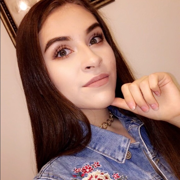 Meet your Posher, Aylin - Picture 1 of 1